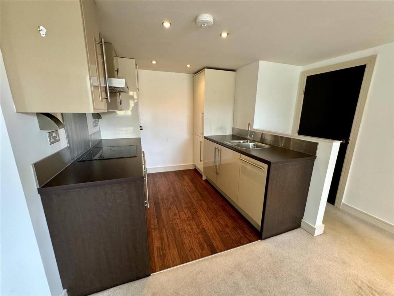 Lovely 1 Bedroom Apartment With Free Parking & Gym Kirkburton Exterior foto